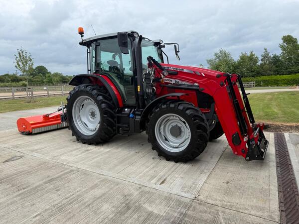 Massey Ferguson 5711 M Dyna 4 - Image 4